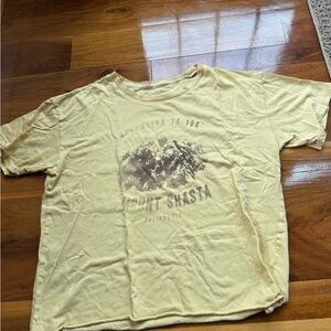 American Eagle Outfitters Yellow Short Sleeve Tee